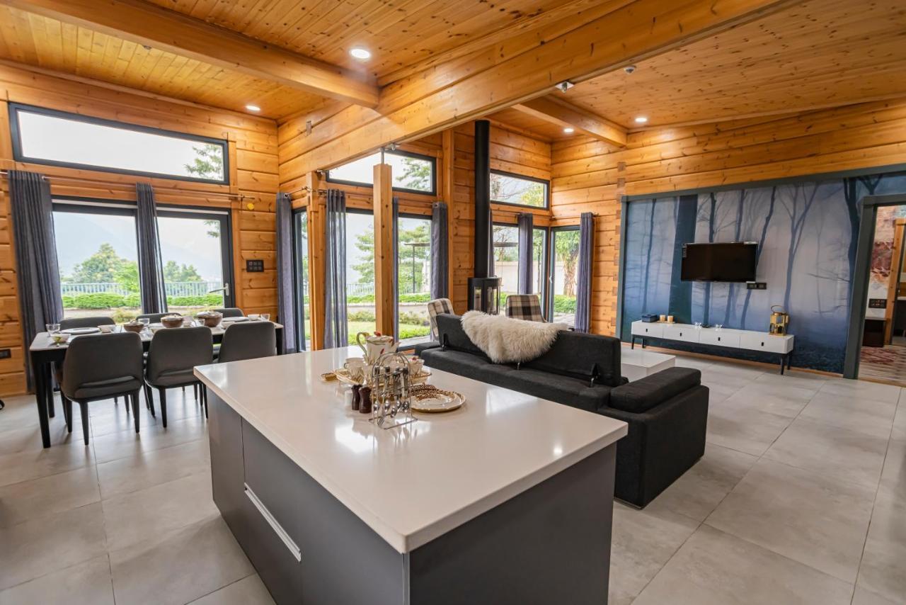 Saffronstays Paradise Pines, Dehradun - Cliff Villa With Valley & Forest Views Экстерьер фото